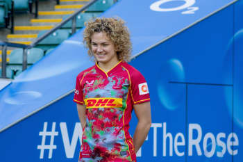 Ellie Kildunne posing for media pictures pitch-side at Twickenham Stadium